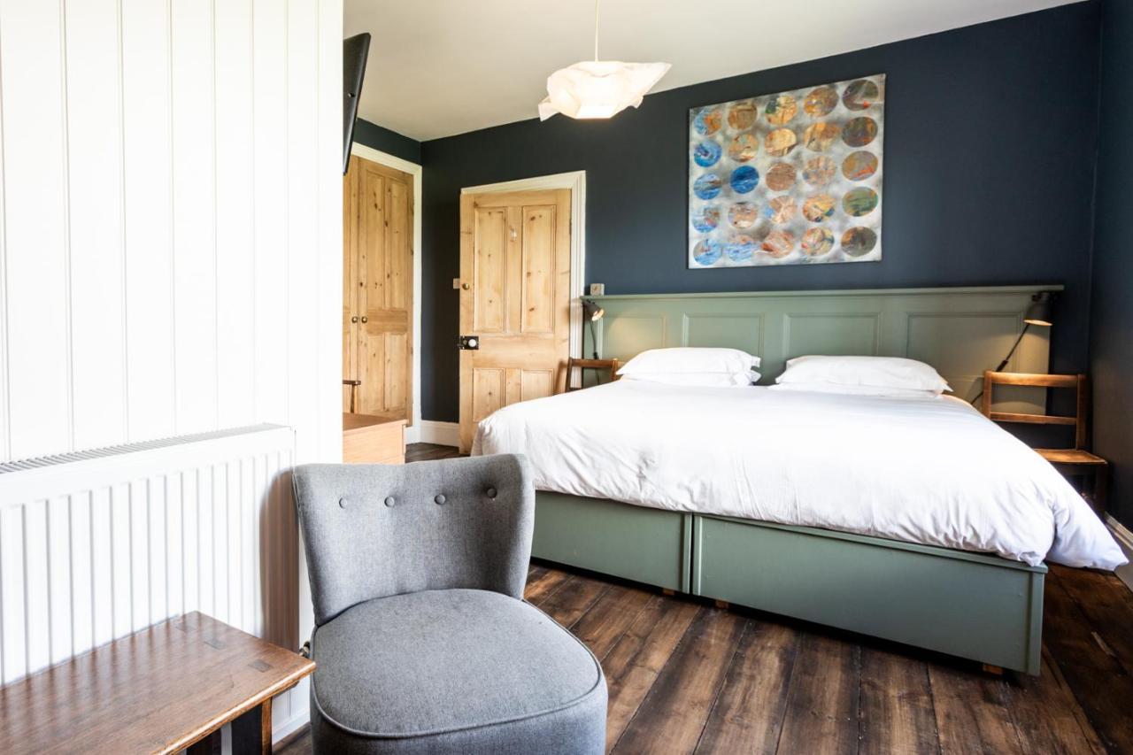 Bed and Breakfast The Old Vicarage Moylgrove Esterno foto