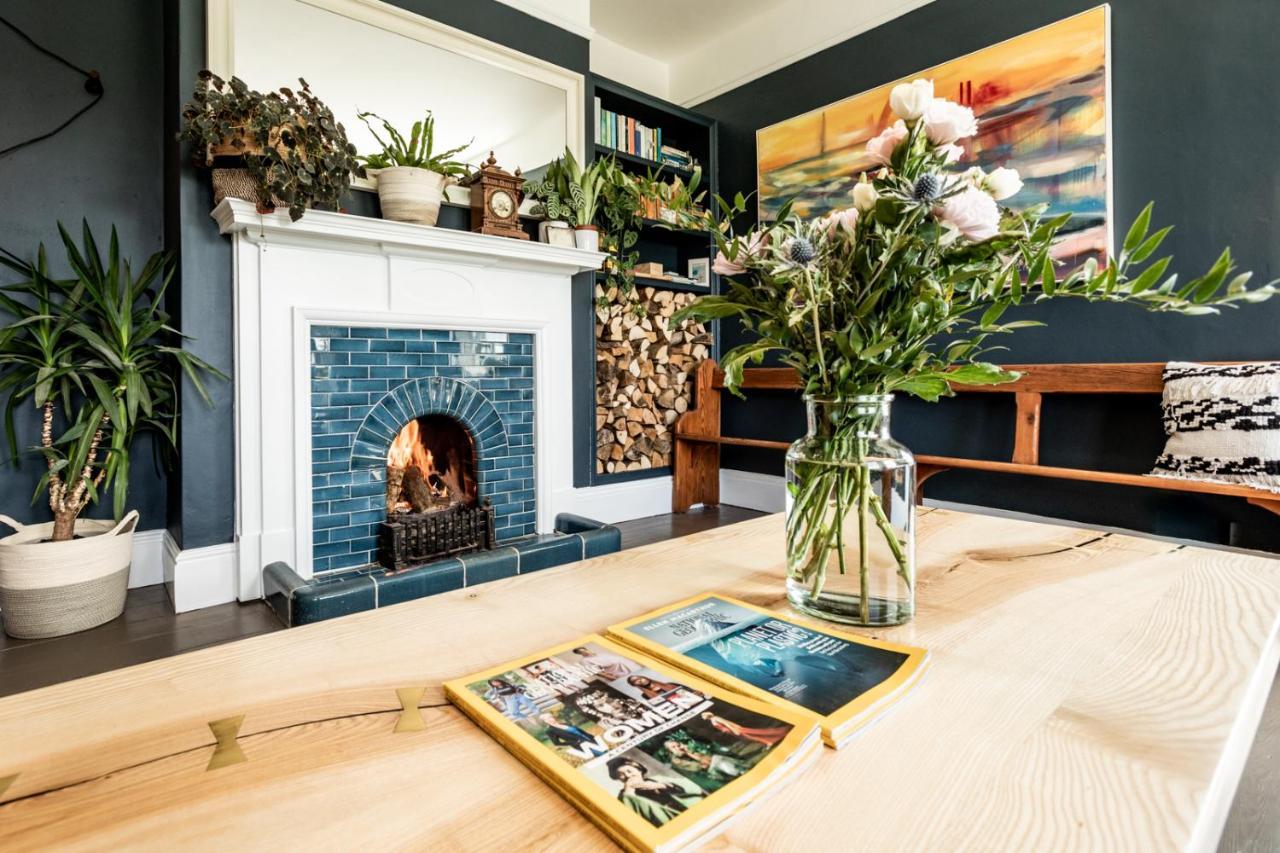 Bed and Breakfast The Old Vicarage Moylgrove Esterno foto