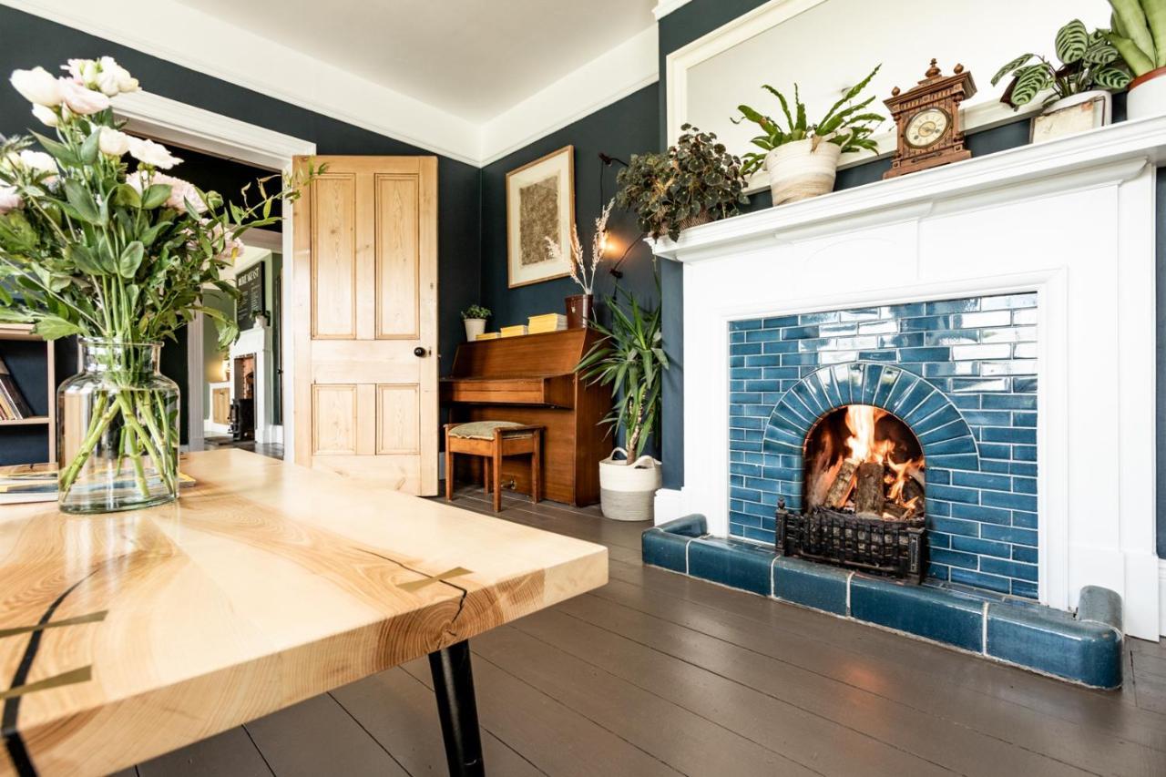 Bed and Breakfast The Old Vicarage Moylgrove Esterno foto