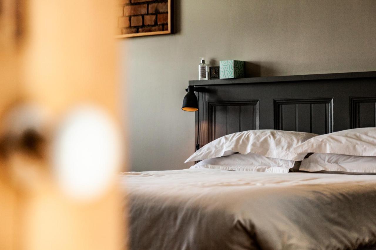 Bed and Breakfast The Old Vicarage Moylgrove Esterno foto